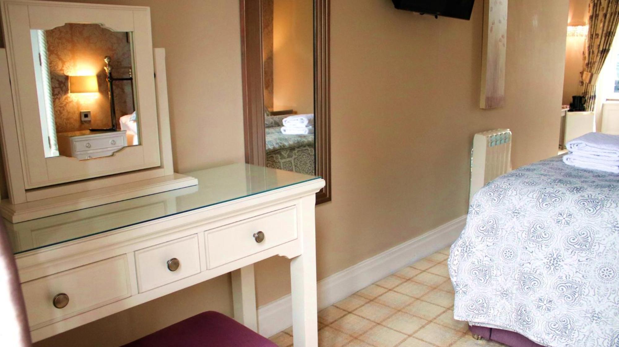 Bowness Bay Suites (Adults Only) Экстерьер фото