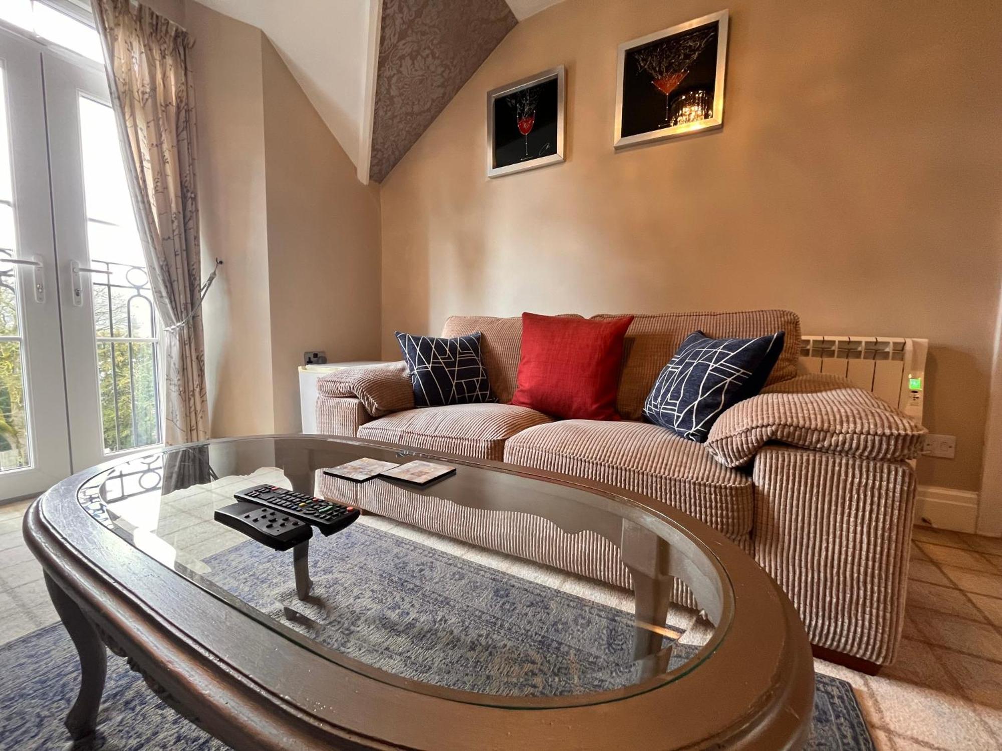 Bowness Bay Suites (Adults Only) Экстерьер фото