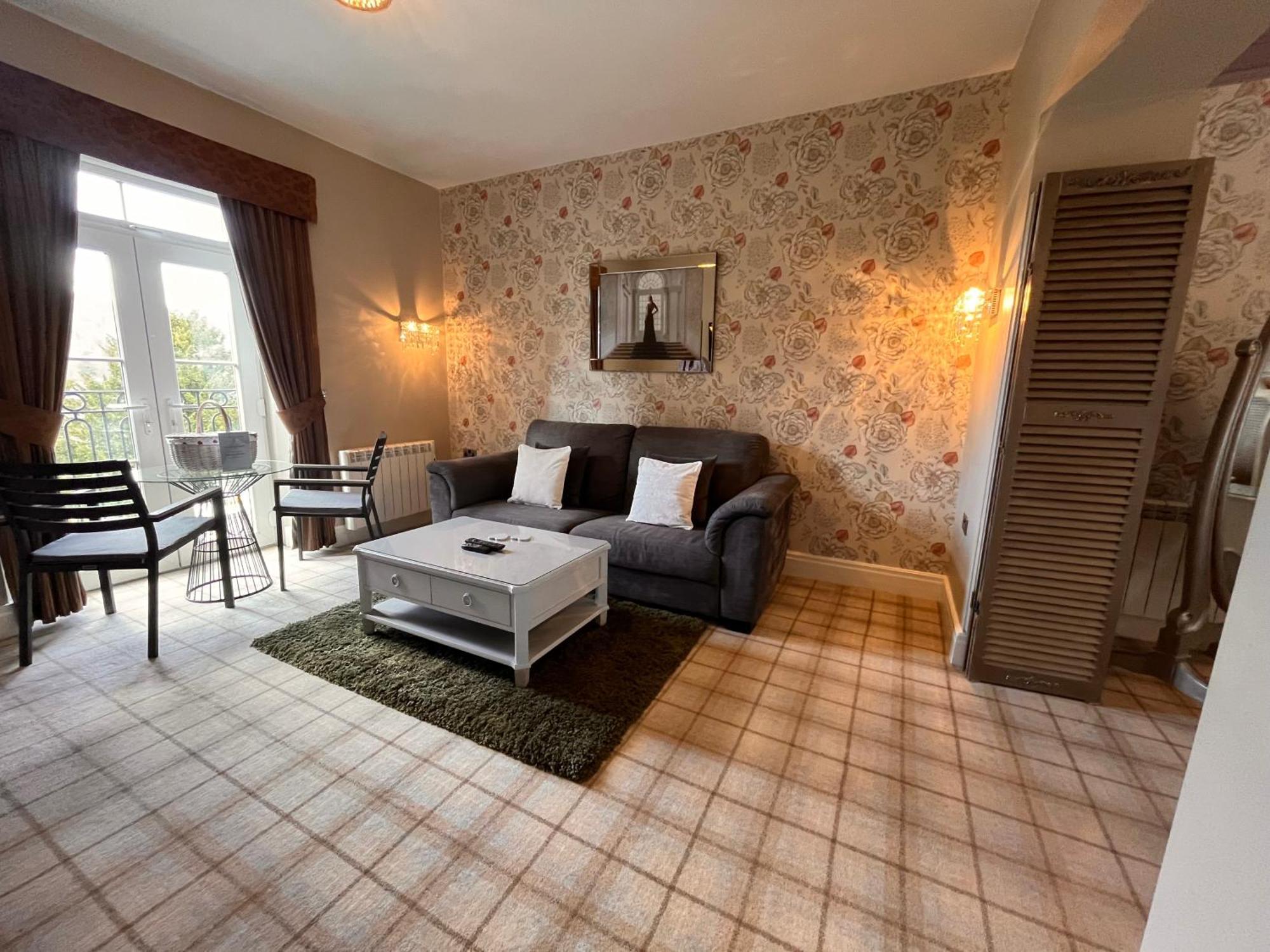Bowness Bay Suites (Adults Only) Экстерьер фото